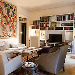 Bright And Luxurious In The Heart Of * باريس