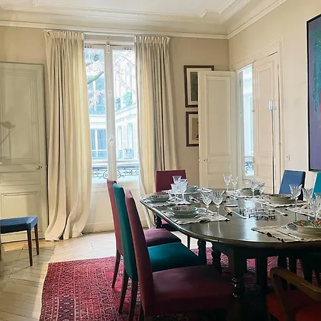 Bright And Luxurious In The Heart Of Apartment *