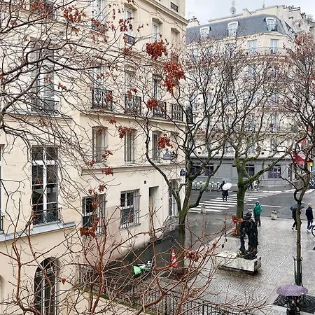 Bright And Luxurious In The Heart Of Paris