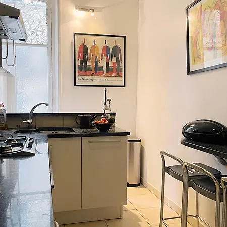 Bright And Luxurious In The Heart Of Apartment *