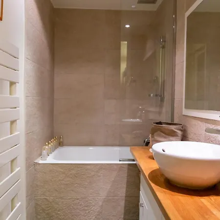 Apartment Bright And Luxurious In The Heart Of