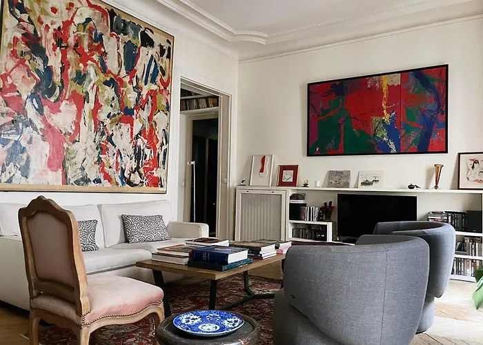Bright And Luxurious In The Heart Of Paris
