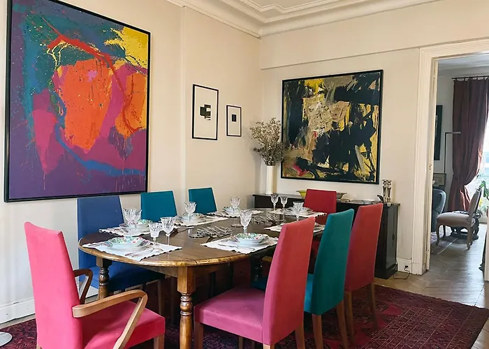 Bright And Luxurious In The Heart Of Paris