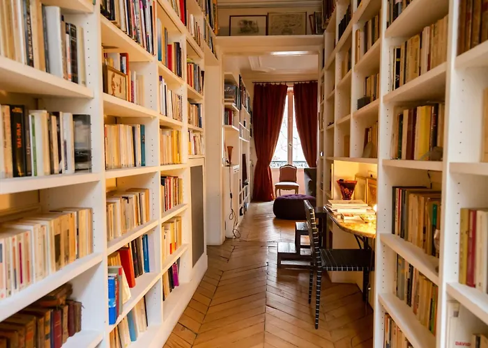 Bright And Luxurious In The Heart Of Apartment Paris