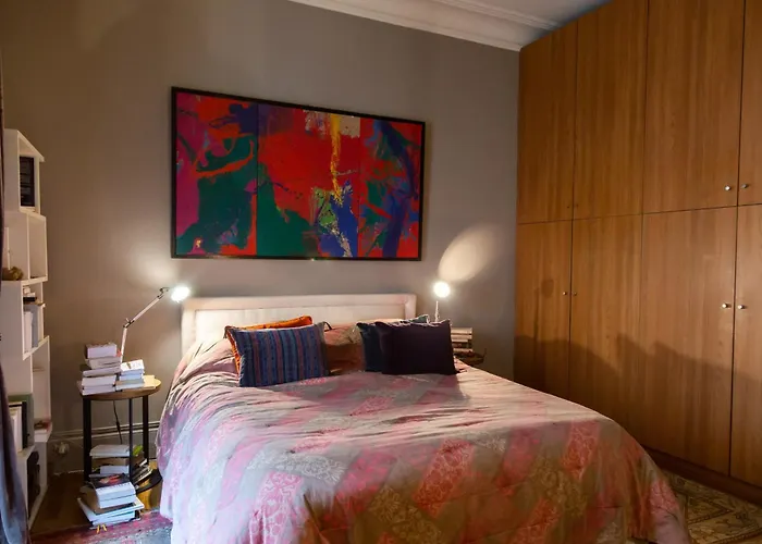 Bright And Luxurious In The Heart Of Apartment
